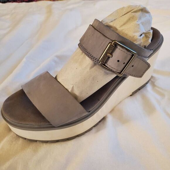 Timberland Shoes - Amputee. Timberland Gray and White Wedge Sandal Size 8.5 - left shoe only.